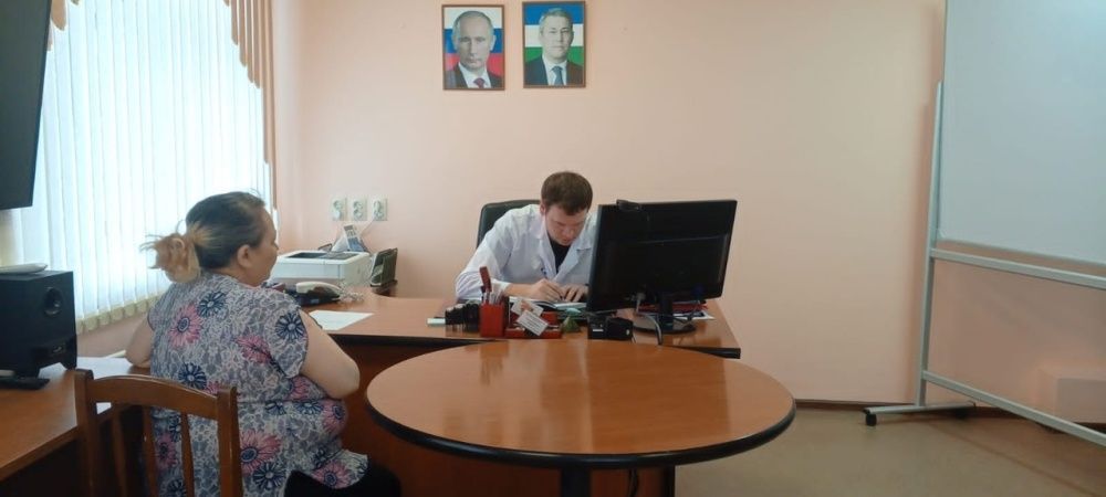 Главный врач сегодня провел прием граждан