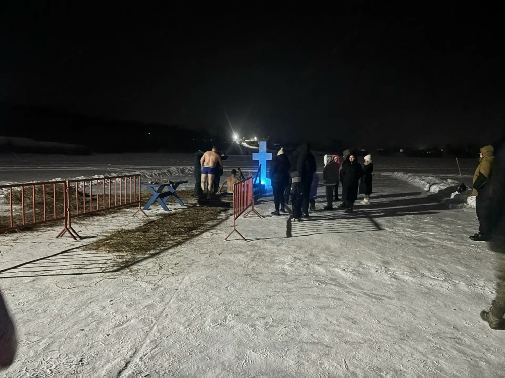 Вчера и сегодня ночью команда наших врачей дежурила на крещенских купаниях